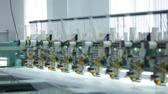工厂生产针织机的纺织工业视频的预览图