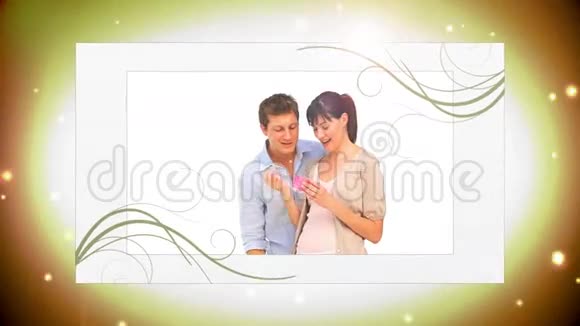 恋爱中年轻夫妇的蒙太奇视频的预览图