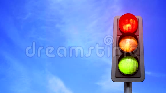 交通灯颜色由红色变为黄色和绿色视频的预览图