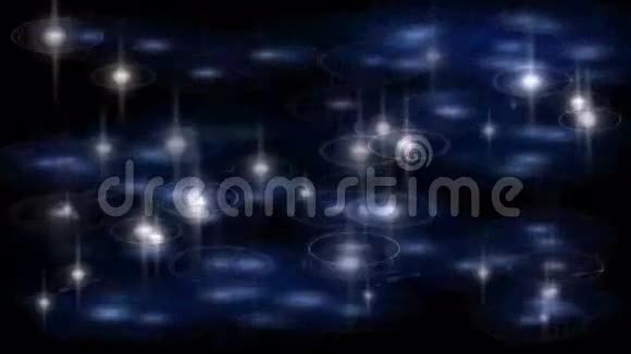 在夜间背景下4k星光点在湖面上星星涟漪视频的预览图