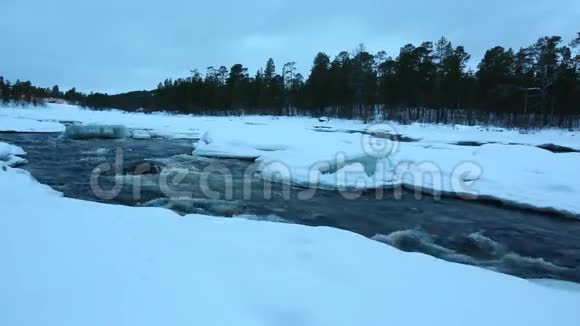 冬季河流视频的预览图