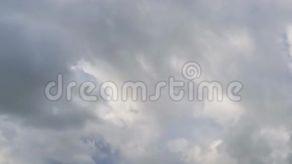 戏剧性的云层时间流逝视频的预览图