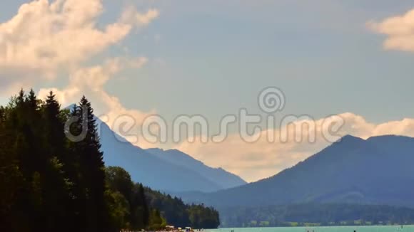 山湖林的美丽景观视频的预览图