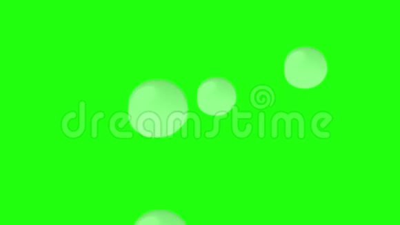 泡沫漂浮在绿色屏幕背景上视频的预览图