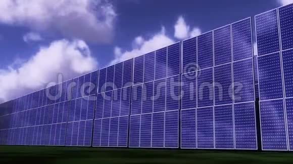 太阳能电池板绿色自由能延时云飞行视频的预览图