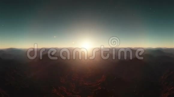 无人地带日落时飞越被遗弃的峰视频的预览图