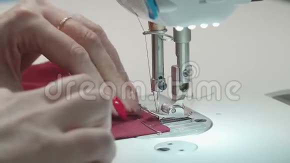 车间裁缝缝纫服装视频视频的预览图