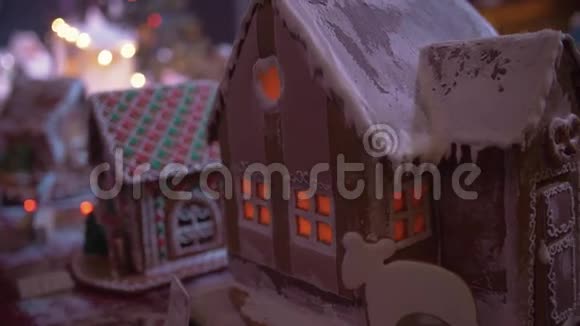 圣诞姜饼屋新年气氛视频的预览图