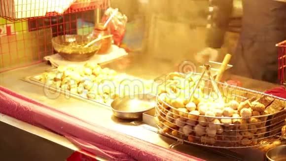 乐华夜市街头美食视频的预览图