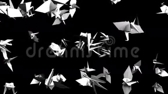 黑色背景上的折纸起重机视频的预览图