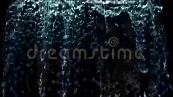 水落在黑色背景上高清1080用于过渡阿尔法通道视频的预览图