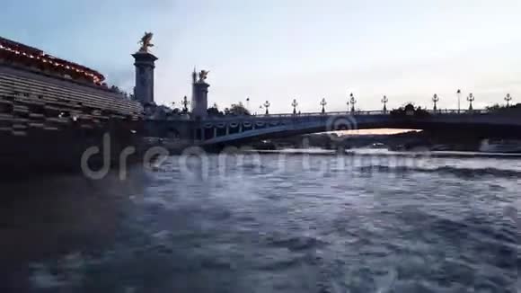 亚历山大三世大桥法国巴黎视频的预览图