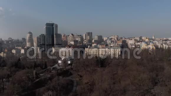 基辅4KDrone航班的起居室和公寓区视频的预览图
