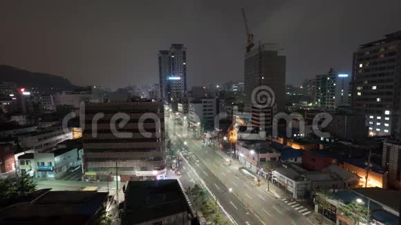 韩国首尔夜间道路交通时间视频的预览图