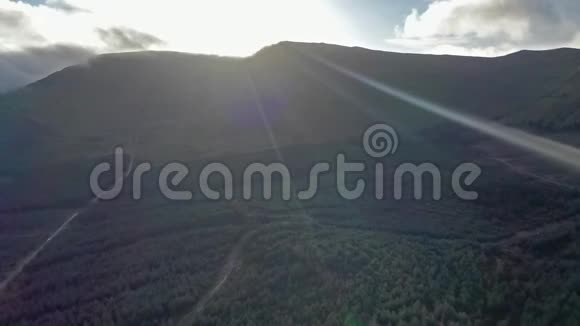 爱尔兰莱特里姆县的格莱尼夫马蹄铁视频的预览图