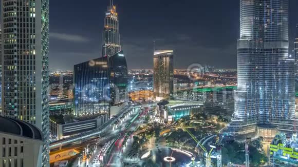 令人惊叹的迪拜市区摩天大楼夜景迪拜阿拉伯联合酋长国视频的预览图