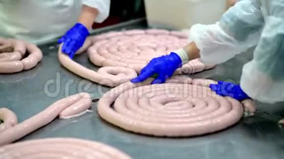 肉制品工厂化加工视频的预览图