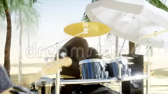 有趣的大猩猩和猴子玩吉他和鼓在阳光明媚的海边举行摇滚派对逼真的4K动画视频的预览图