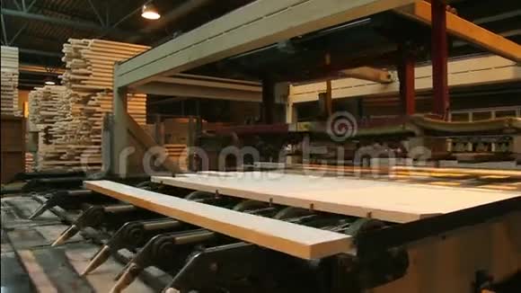 线排序的木板木工视频的预览图