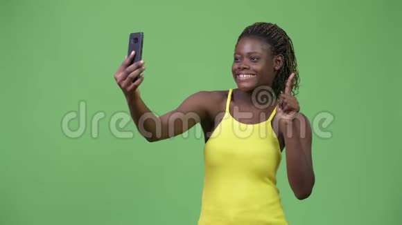 年轻的非洲女人自拍视频的预览图