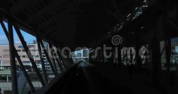 东京Yurikamome铁路的前沿观点视频的预览图