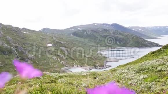 美丽的挪威风景山湖视频的预览图