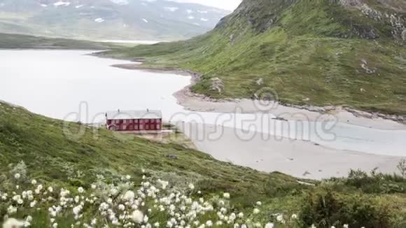 美丽的挪威风景山湖视频的预览图