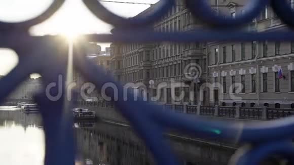 早上在欧洲城市视频的预览图