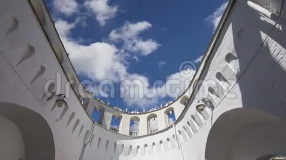 库塔法亚塔对天空俄罗斯日克里姆林宫内部视频的预览图