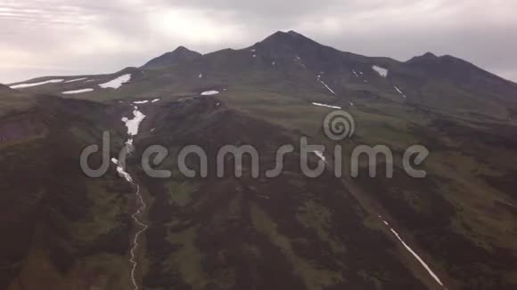 堪察加半岛的克罗诺茨基自然保护区从直升机库存录像中查看视频的预览图