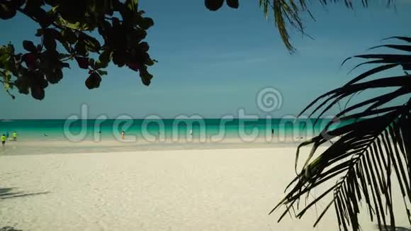 热带沙滩和蓝海菲律宾视频的预览图