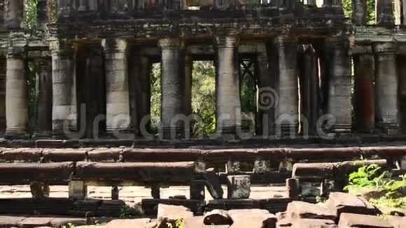 柬埔寨吴哥窟废弃寺石头遗址视频的预览图