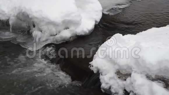 雪冰和水视频的预览图