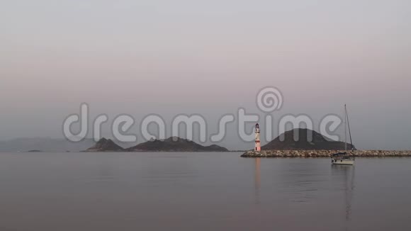 海滨城市图尔古特里斯和壮观的日出视频的预览图