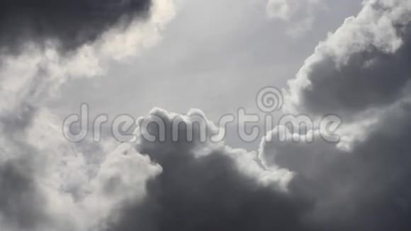 天气雨云风暴视频的预览图