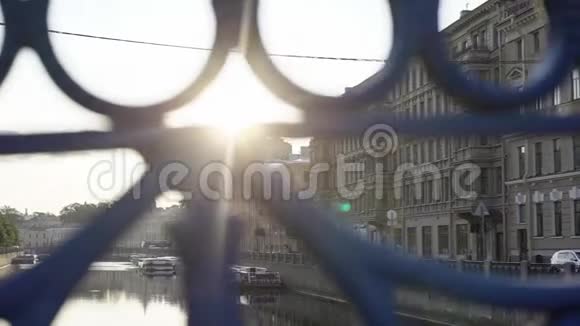 早上在欧洲城市视频的预览图