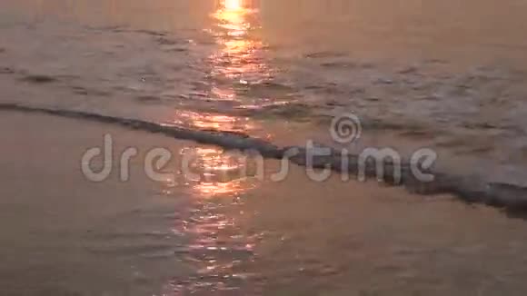 水和波浪美丽的自然背景视频的预览图