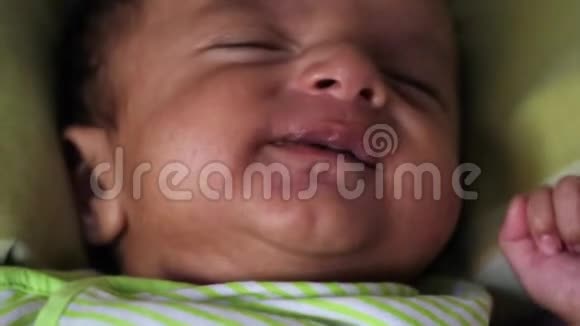 新生儿睡眠视频的预览图