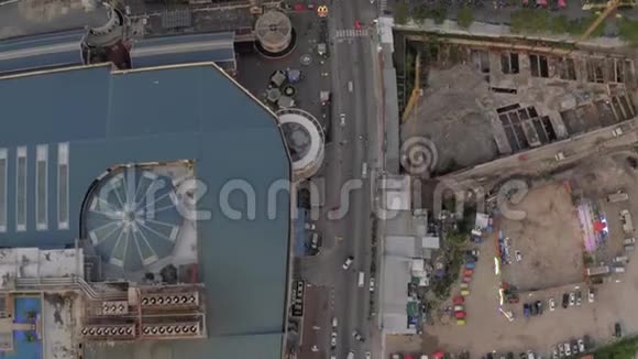 泰国普吉岛普通市的汽车和自行车交通视频的预览图