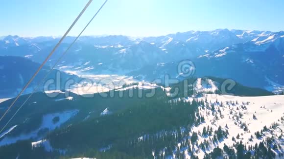冬天的风景泽尔安西奥地利视频的预览图