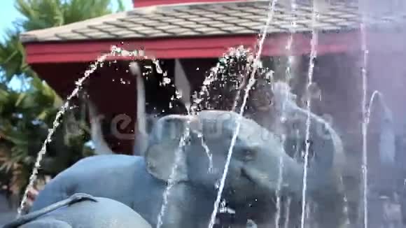 豪华户外喷泉雕塑视频的预览图