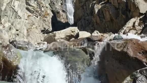 瀑布山河视频的预览图