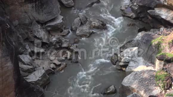 奥布銮国家公园的山河视频的预览图