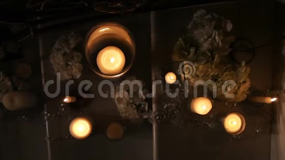 装饰用的蜡烛视频的预览图