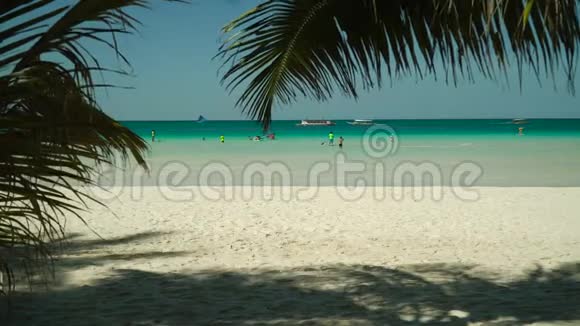 热带沙滩和蓝海菲律宾视频的预览图