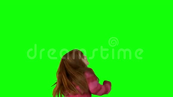 小女孩慢动作跳跃视频的预览图
