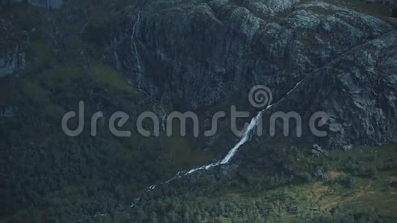 挪威西部的瀑布视频的预览图