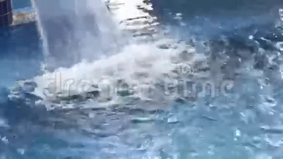 瀑布喷气机视频的预览图