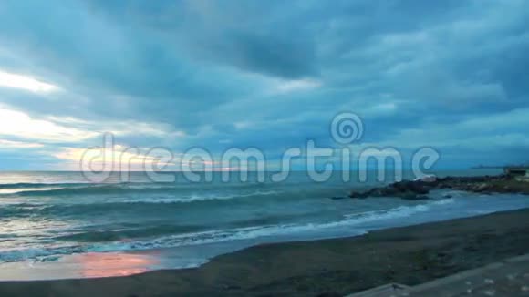 海滩的声音2016年6月奥杜市土耳其视频的预览图