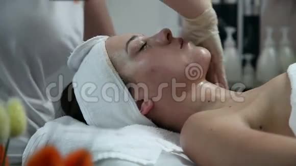 面部护理视频的预览图